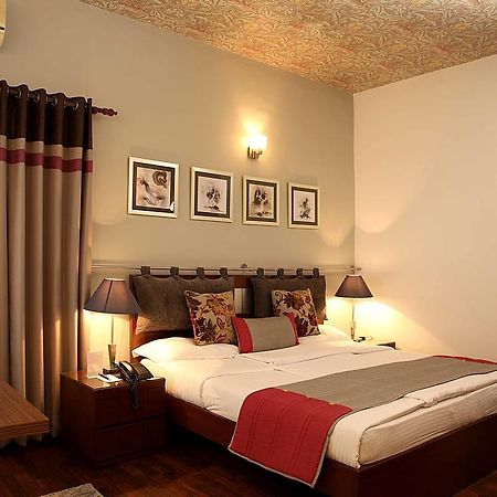 Ahuja Residency Golf Links Hotell New Delhi Exteriör bild