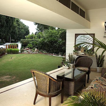 Ahuja Residency Golf Links Hotell New Delhi Exteriör bild