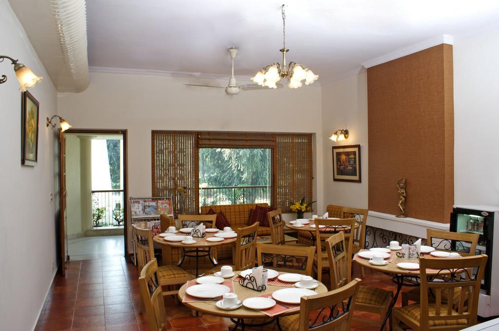 Ahuja Residency Golf Links Hotell New Delhi Exteriör bild