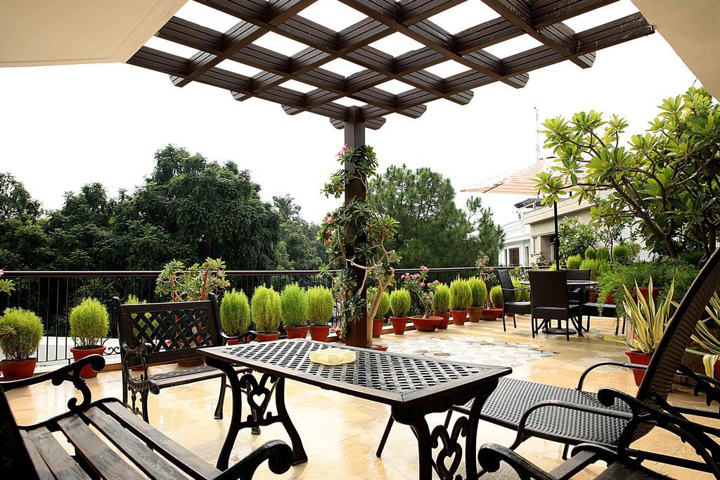Ahuja Residency Golf Links Hotell New Delhi Exteriör bild