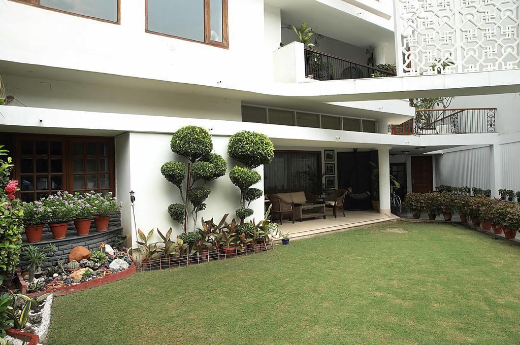 Ahuja Residency Golf Links Hotell New Delhi Exteriör bild