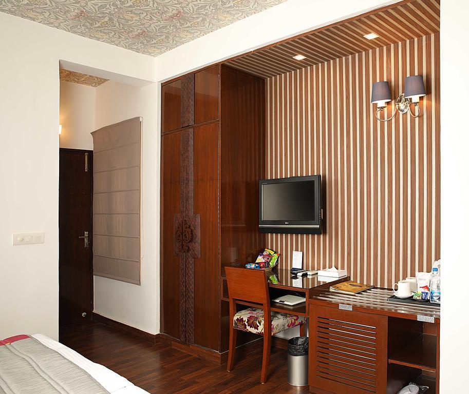 Ahuja Residency Golf Links Hotell New Delhi Exteriör bild