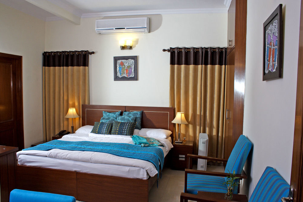 Ahuja Residency Golf Links Hotell New Delhi Exteriör bild