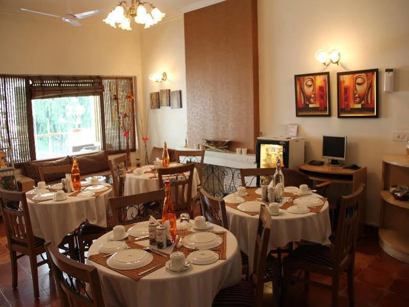 Ahuja Residency Golf Links Hotell New Delhi Exteriör bild