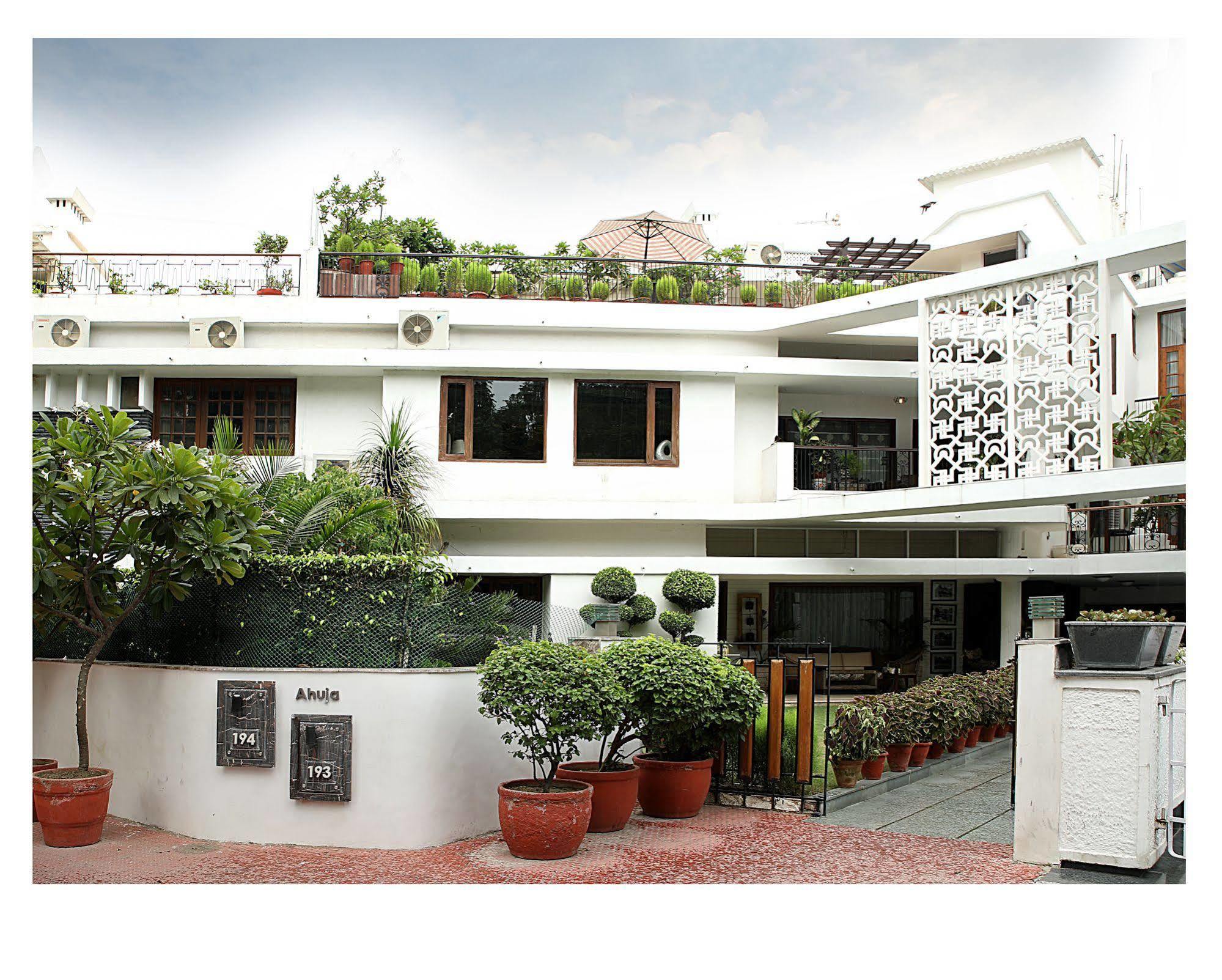 Ahuja Residency Golf Links Hotell New Delhi Exteriör bild