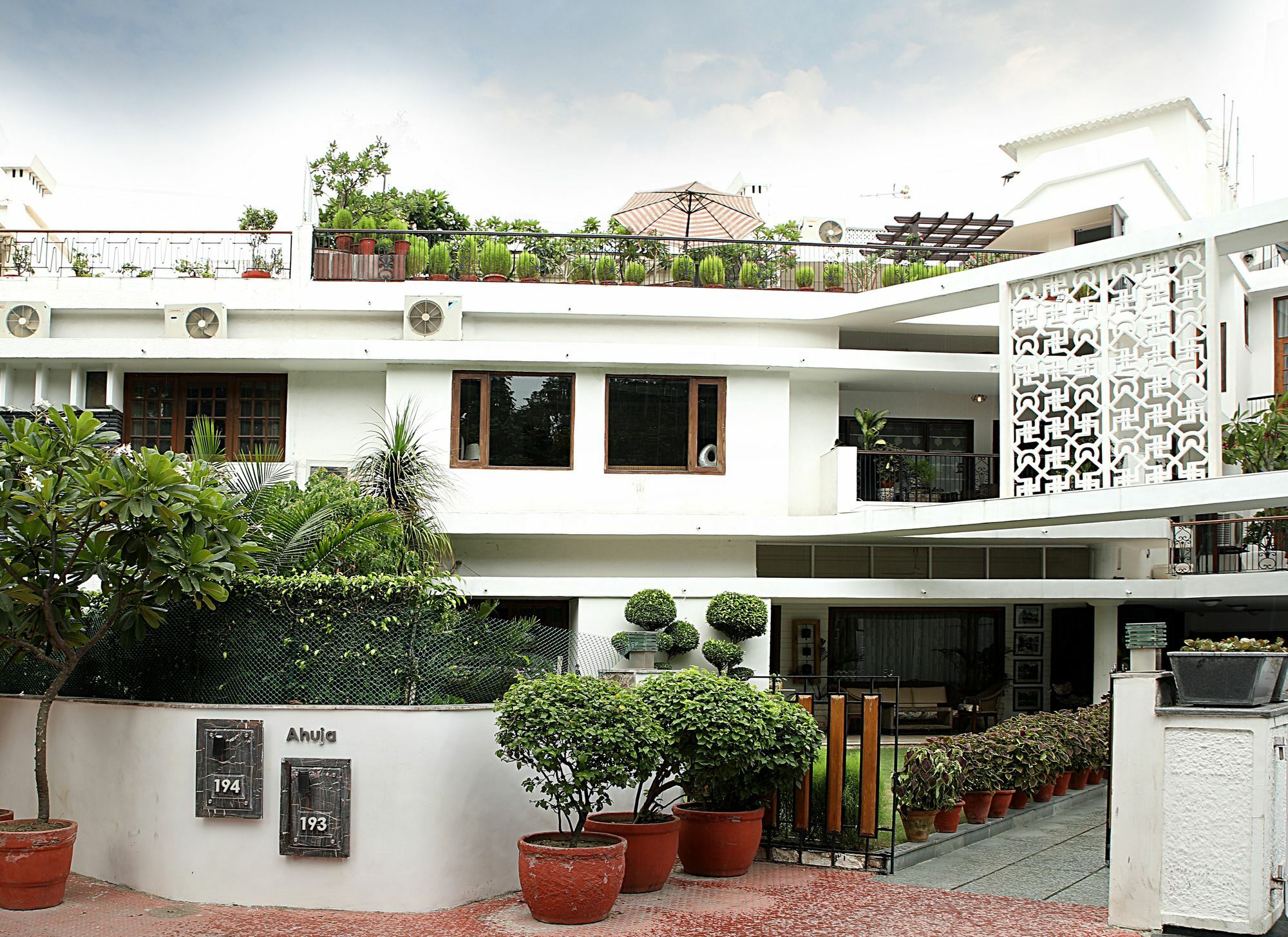 Ahuja Residency Golf Links Hotell New Delhi Exteriör bild