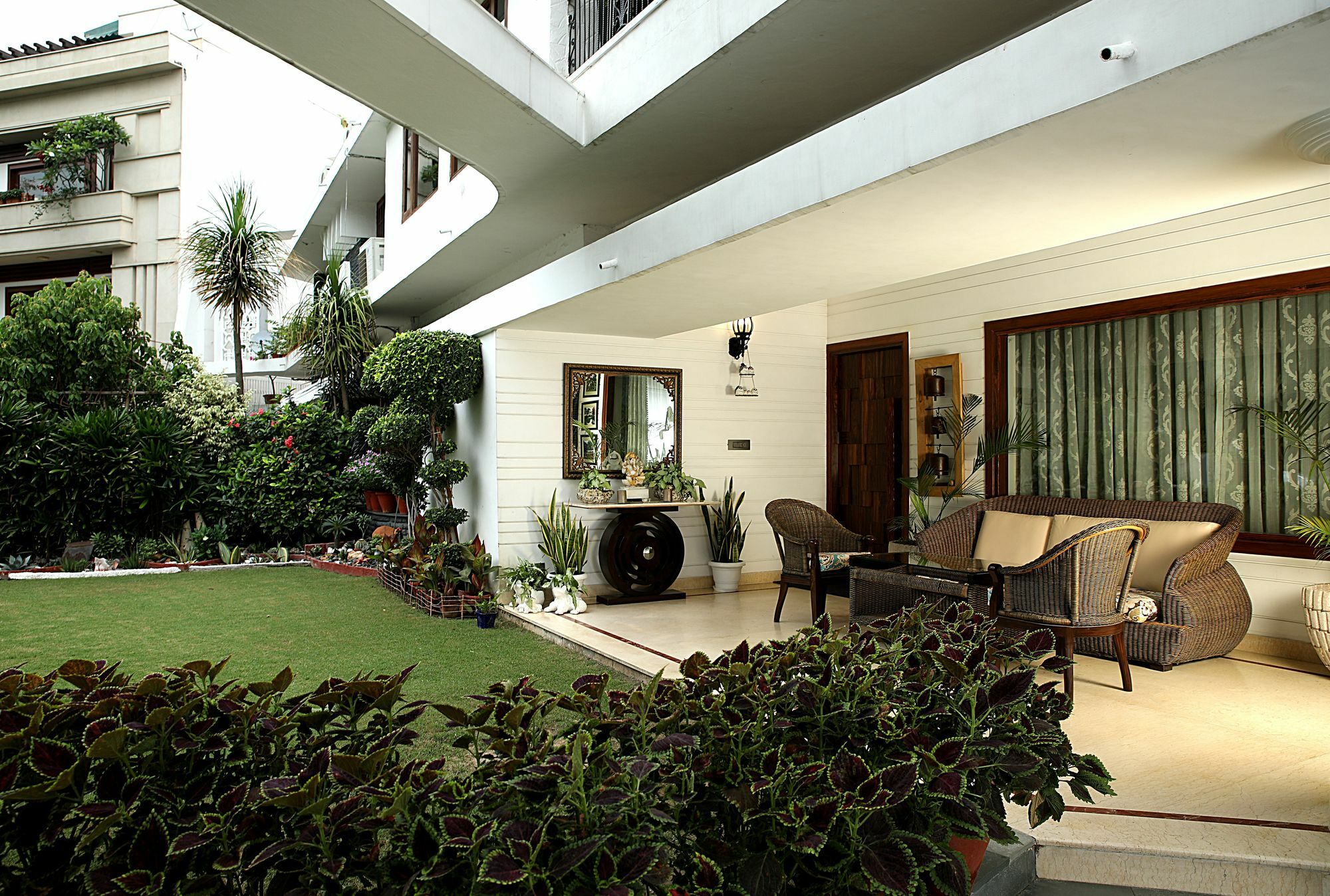 Ahuja Residency Golf Links Hotell New Delhi Exteriör bild