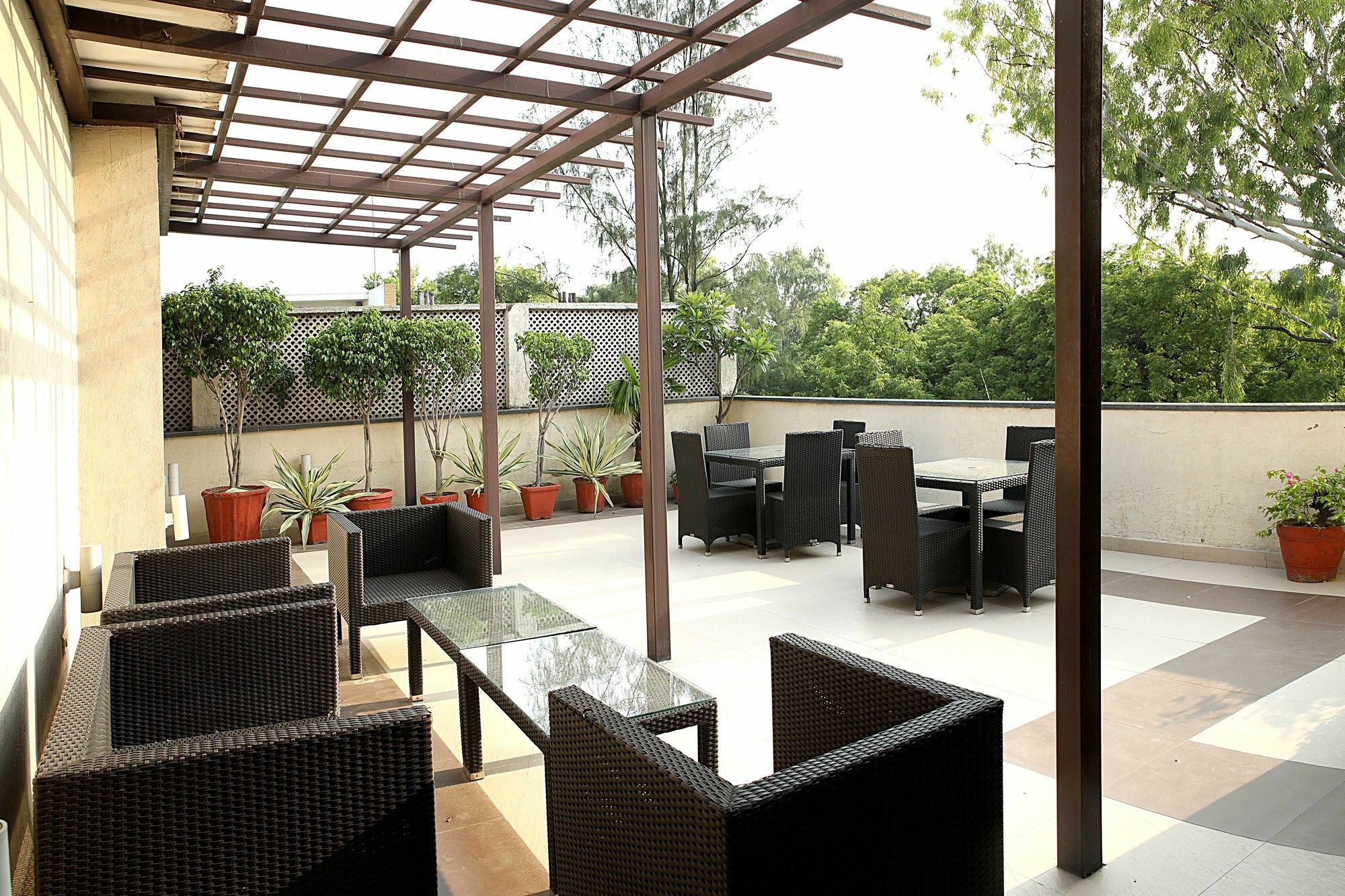 Ahuja Residency Golf Links Hotell New Delhi Exteriör bild